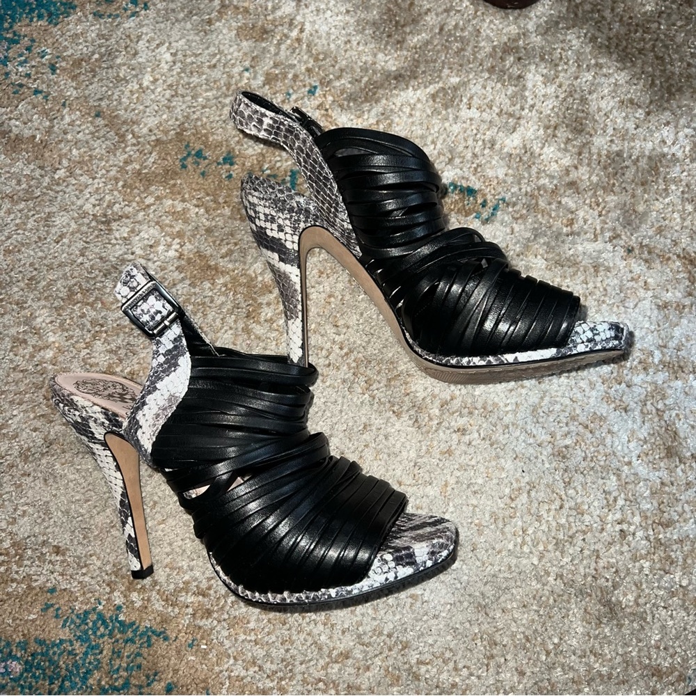 Vintage Vince Camuto Pumps